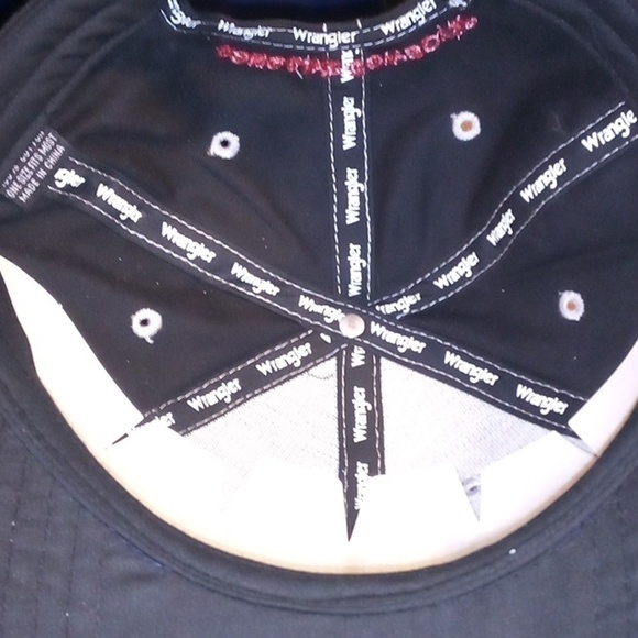 NWOT Wrangler Twenty Xtreme hat, adjustable Velcro closure - Picture 6 of 8